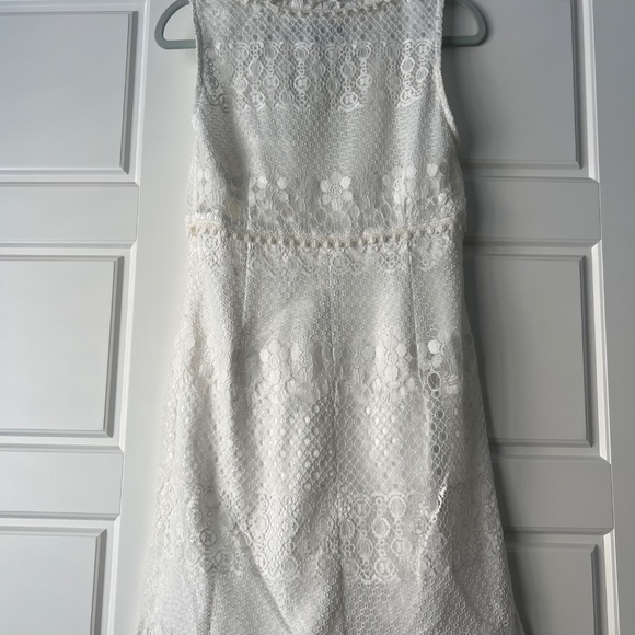 Ladies dress - Picture 3 of 5